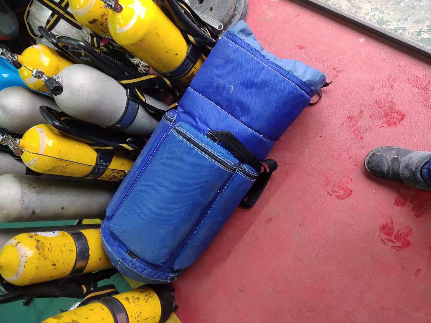水下作业装备